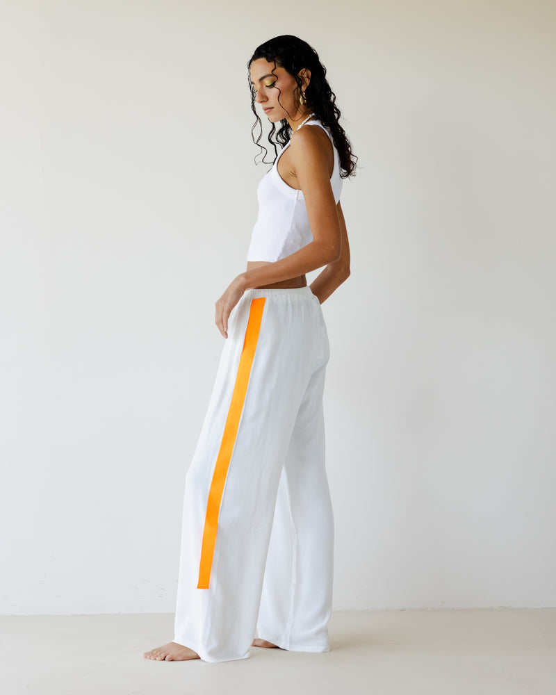 Load image into Gallery viewer, White Breezy Pants
